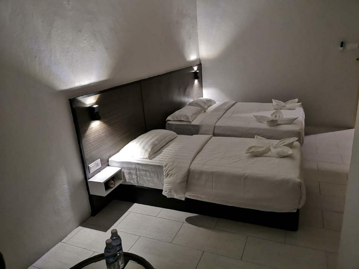 Luna Guesthouse 露娜旅馆 Semporna Exterior foto